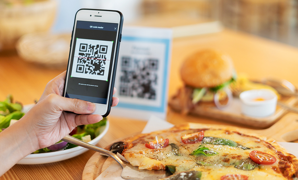 Menu digitale di un ristorante in JELO PRO sullo smartphone